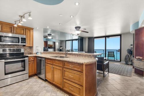 SunDestin 711 near The Back Porch