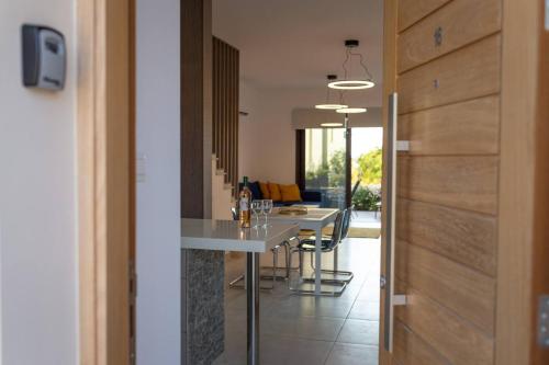 Townhouse Lotus - Modern 2-BR Retreat near the Beach, Pegeia (fotografie 6)