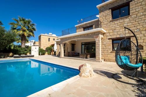 Villa Skandinavia - Modern 3BR Escape with Private Pool & BBQ, Pegeia (fotografie 8)