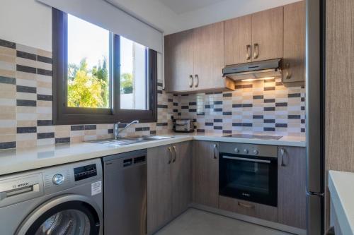Townhouse Anita - Modern 2-BR Coastal Retreat near the Beach, Pegeia (fotografie 6)
