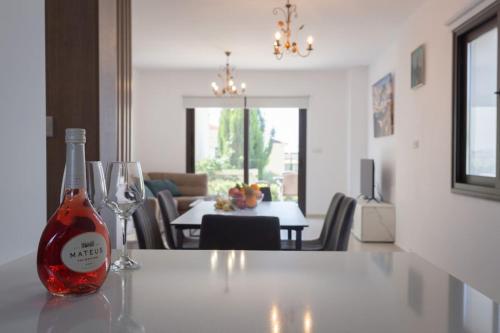 Townhouse Anita - Modern 2-BR Coastal Retreat near the Beach, Pegeia (fotografie 8)
