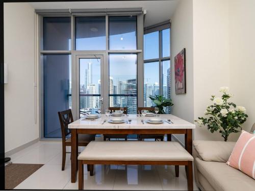 Spacious 3 Bed Marina Haven with Waterfront Views, Dubai (photo 7)