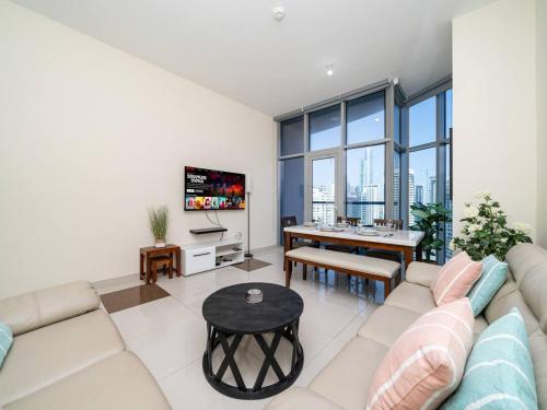 Spacious 3 Bed Marina Haven with Waterfront Views, Dubai (photo 2)