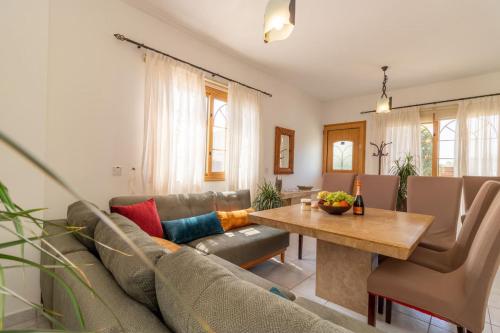 Villa Coralia - Coastal Comfort near Beach & Restaurants, Peyia (Foto 6)