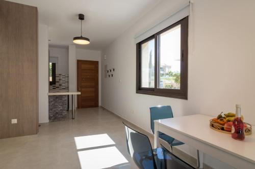 Townhouse Chamomile - 2BR Coastal Retreat near Coralia Beach, Pegeia (fotografie 6)