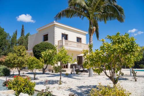 Villa Julia II - Luxury Retreat with Sea & Mountain Views, Peyia (Foto 6)