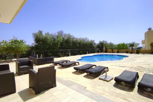 Villa Julia II - Luxury Retreat with Sea & Mountain Views, Peyia (Foto 7)