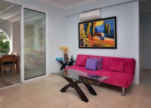 المرافق, Villa Medea - 3-BR Private Retreat with Pool & Terrace in Neokhorio