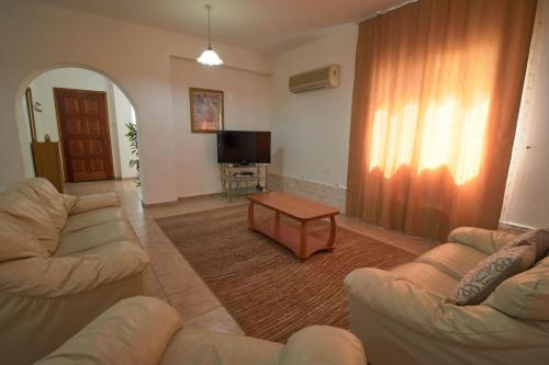 Villa Tatiana - 3BR Coastal Serenity with Private Pool, Peyia (Foto 9)
