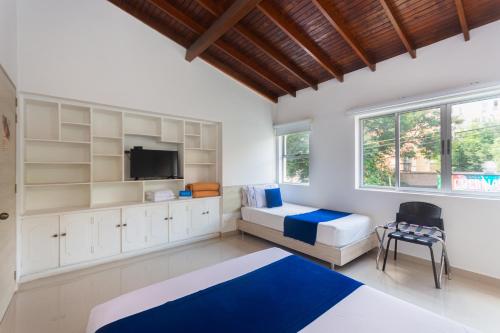 1 double bed, 1 twin bed