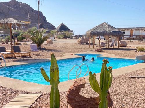 Peldbaseins, Cabañas Caleta Hueso (Cabanas Caleta Hueso) in Taltal