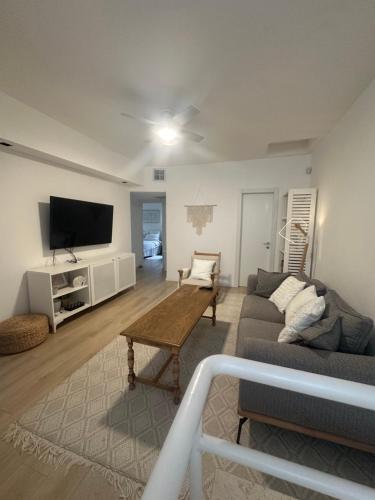 Stunning private house with yard in 마즈크레트 베티아