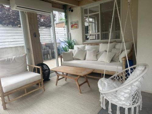 Stunning private house with yard in 마즈크레트 베티아
