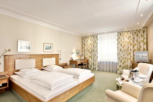 Hotel Bayerischer Hof Hotel Bayerischer Hof is a popular choice amongst travelers in Lindau, whether exploring or just passing through. The property features a wide range of facilities to make your stay a pleasant experien