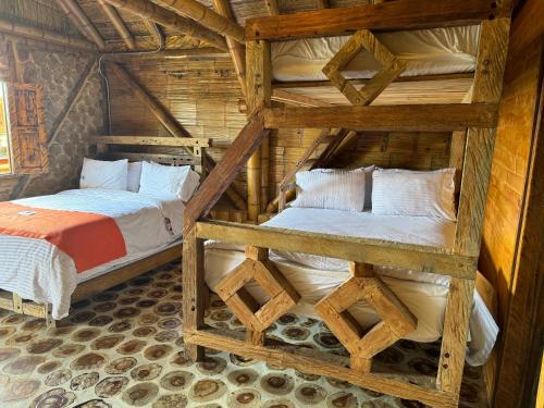 1 queen bed, 2 twin beds, 1 bunk bed