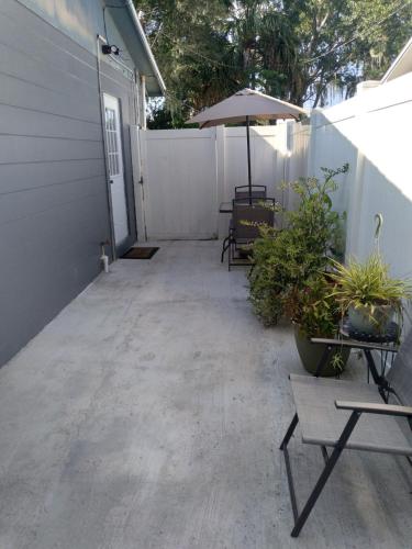 Létesítmények, Cozy Studio Apartment! in Lutz (FL)