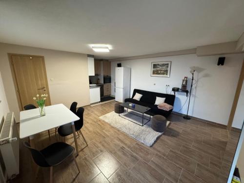 Zovko apartments in Sluzanj