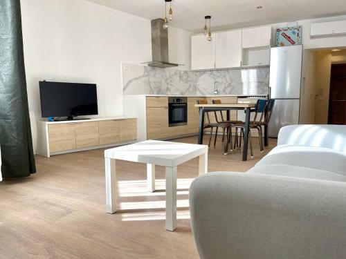Suite moderne à Draguignan - Élégance Urbaine - Location saisonnière - Draguignan