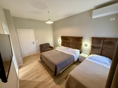 Deluxe Triple Room image 10