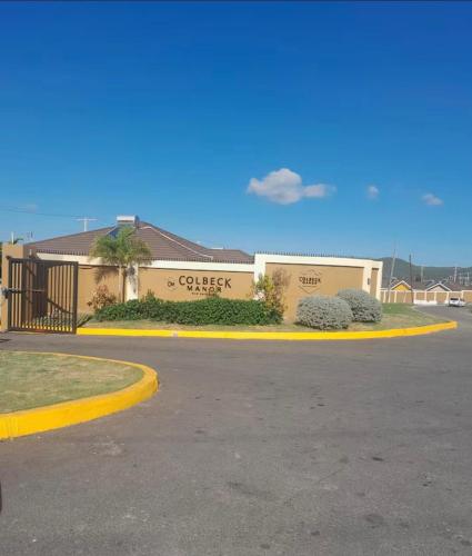 C & J's Coco Manor Vacation Home in Old Harbour