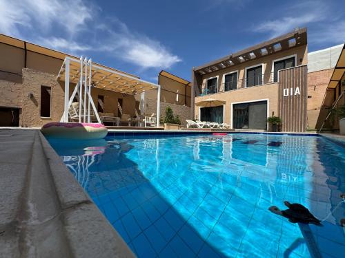 Oia chalet in Al Rama