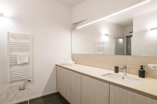 Palazzo La Cortesella - Modern Design & Central Location Room Type - Prestige Apartment