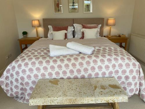 Old Farmhouse Cottage in Charlton (Wiltshire)
