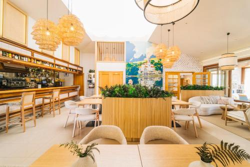 Bar/ Salón, Apartamentos Albatros in Llanes