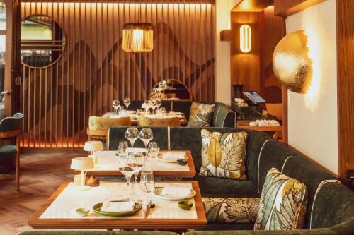 Restaurant, InterContinental Paris Champs-Elysées Etoile By IHG in 8th - Champs Elysees