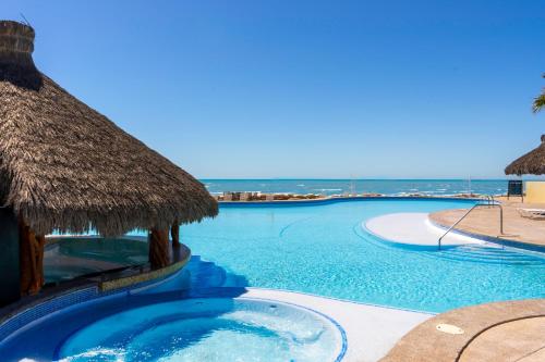 Úszómedence, Laguna Shores Resort in Laguna Shores