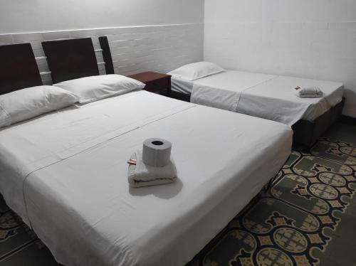 1 double bed, 1 twin bed