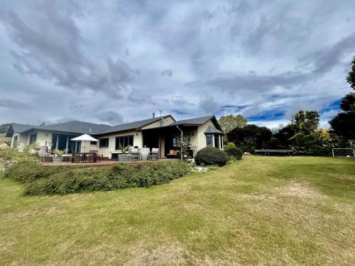 Redwood Vista - Essential Serenity in Redwood Valley