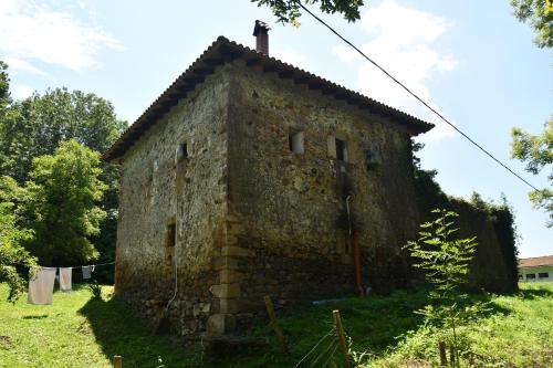 Albergue ARMAÑON (Albergue ARMANON) in Valle De Villaverde