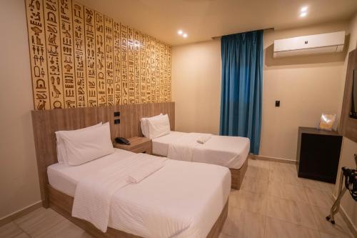 Standard Double or Twin Room with Window image 10