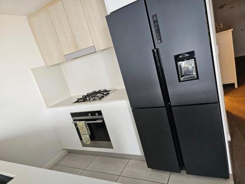 Spacious 3 bedroom, 2 washroom and 2 parking 5 min from train station in Blacktown