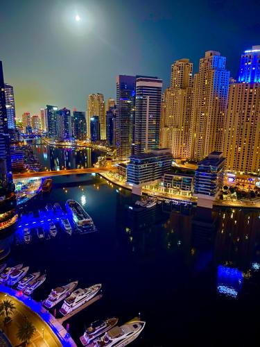 Bay Central Apartment Full Marina View with Balcony, Marina Mall, Large 1 Bedroom Apartment, Kitchen, 2 Toilets, 1 Parking, Swimming pool and Gym free access, Paid breakfast, Dubai (Foto 2)