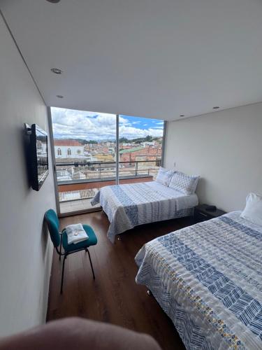 2 twin beds