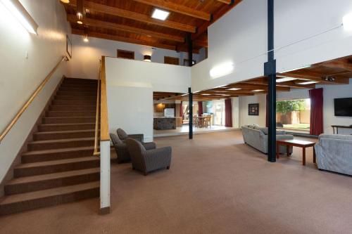 Quality Inn - image 2