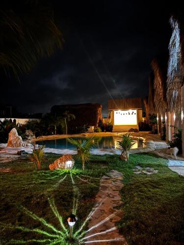 مسبح, Blue Beach Eco-Hotel by Sanfabini in باياهيبا
