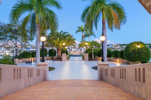 Bellagio Gold Coast in Hope Sziget