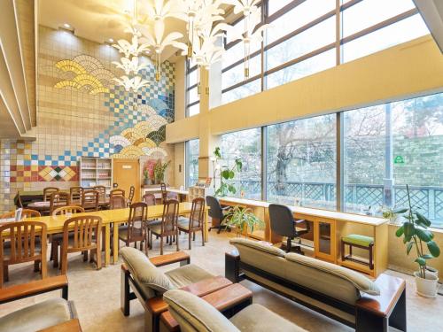 room detail thumbnail 1