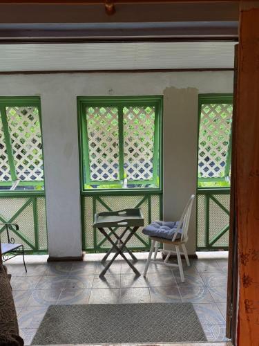 Brianna's Rustic Retreat in Retreat