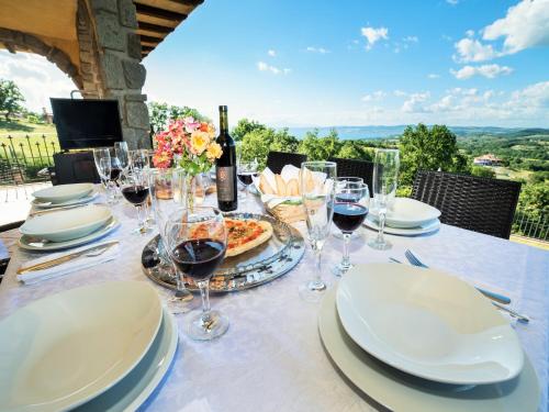 Peaceful Villa in Montefiascone with Jacuzzi - image 6