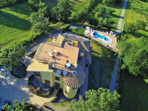 Peaceful Villa in Montefiascone with Jacuzzi - image 5