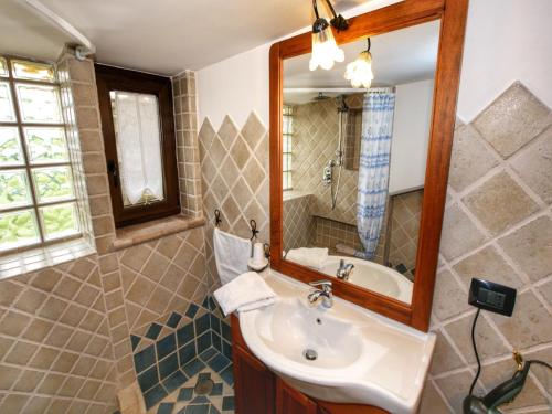 Peaceful Villa in Montefiascone with Jacuzzi - main image