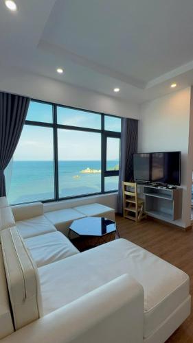 One-Bedroom Apartment image 3
