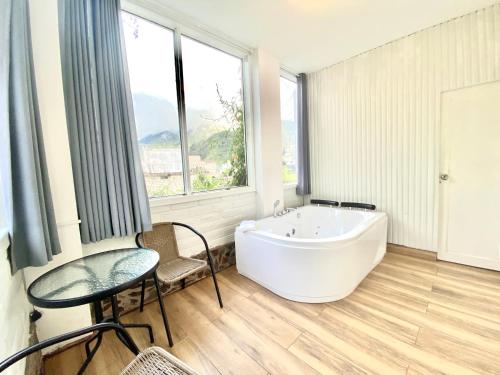 RIVERSIDE RESINDENCE con Jacuzzy in Lligua
