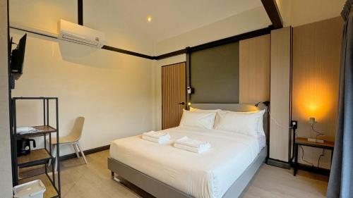 Hyde Residence Ladprao48 Room Type - Queen Room with Balcony
