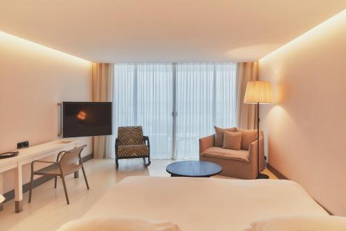 1 queen bed