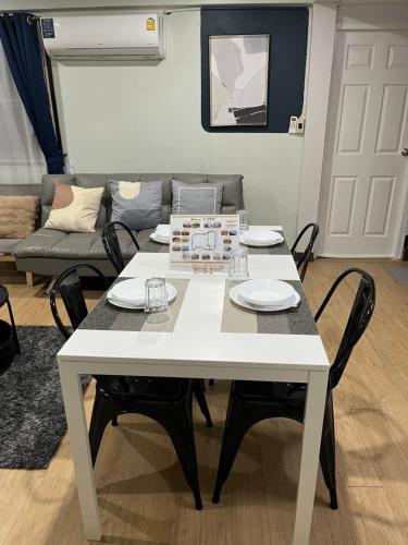 Bangkok GM7 - Private House Downtown 2mins walk to metro 3-Star Single Room pool